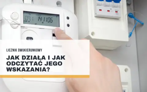 Palec wskazuje cyfrowy licznik dwukierunkowy, pokazując, jak odczytać jego wskazania.